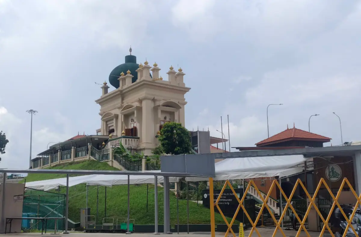 Maqam Habib Noh Hz. - 4
