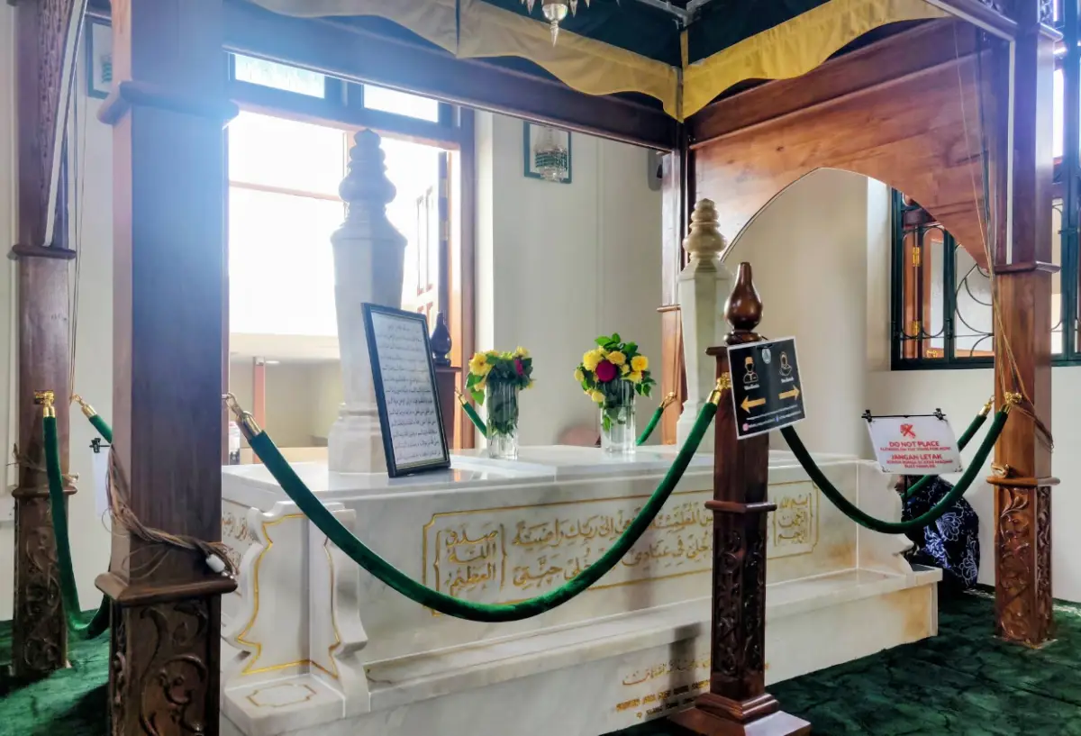 Maqam Habib Noh Hz. - 3