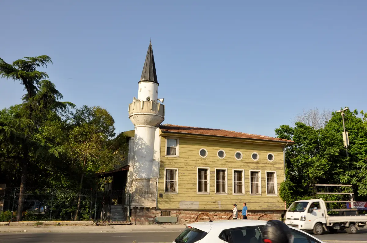 Yavedüt Cami Yatırları